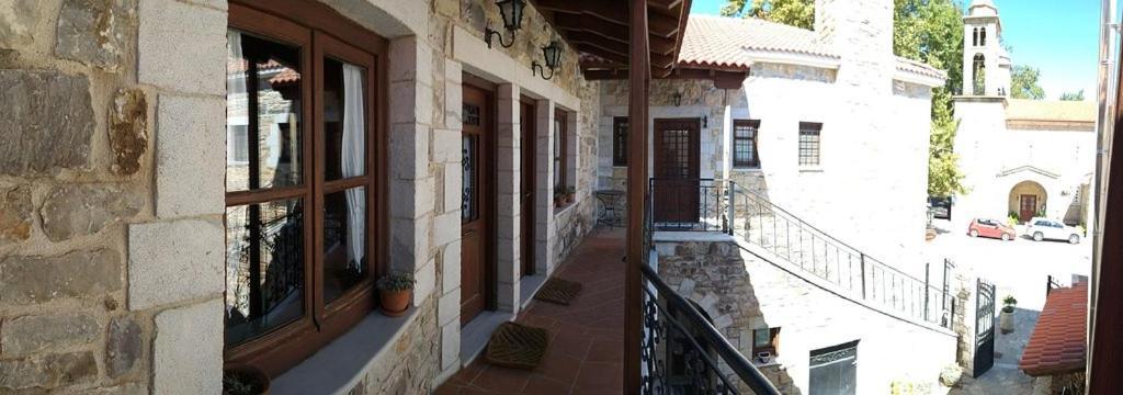 Hotel Ξενωνασ Σελινουντα Kosmás Exteriér fotografie