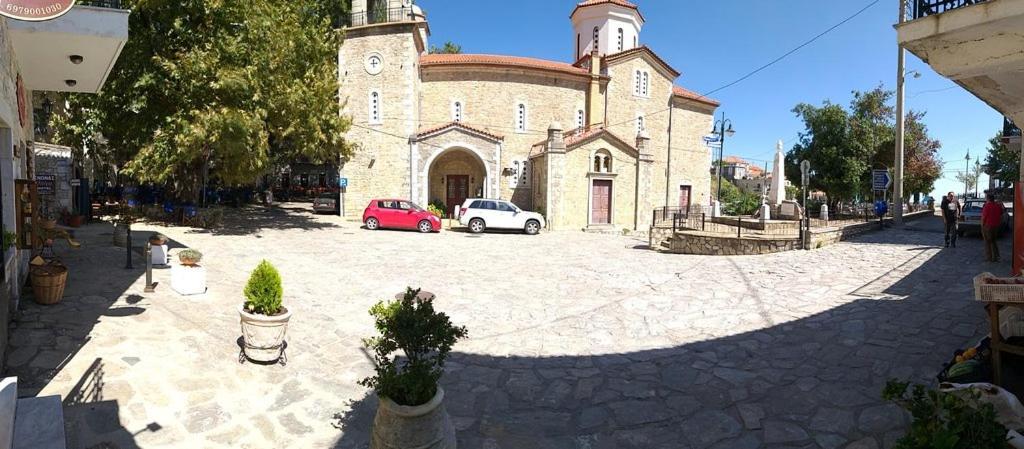 Hotel Ξενωνασ Σελινουντα Kosmás Exteriér fotografie