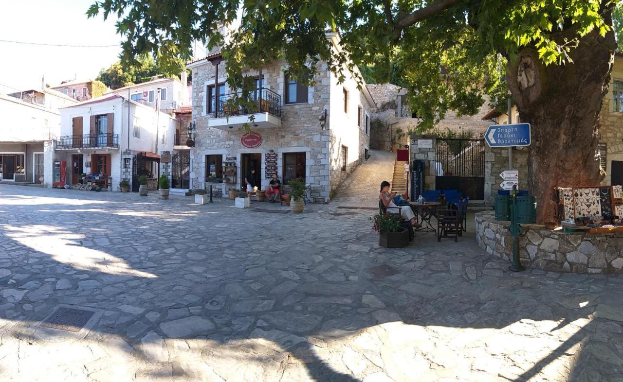 Hotel Ξενωνασ Σελινουντα Kosmás Exteriér fotografie